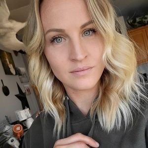 Meet your Posher, Carissa